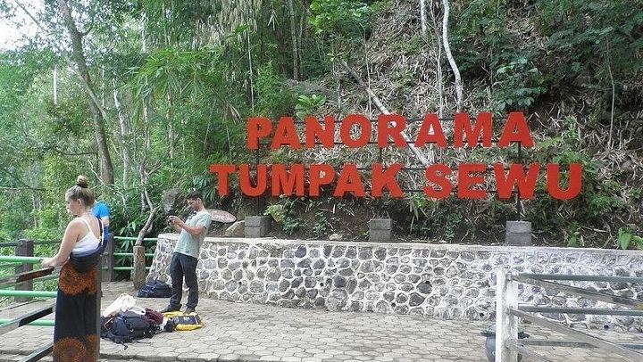 Two-Day Tumpak Sewu Waterfall and Bromo Sunrise Tour from Malang by Jeep (1/2)