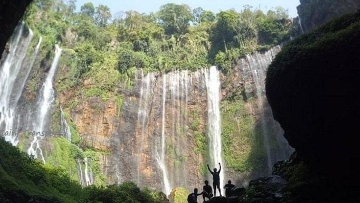 Two-Day Tumpak Sewu Waterfall and Bromo Sunrise Tour from Malang by Jeep (2/2)