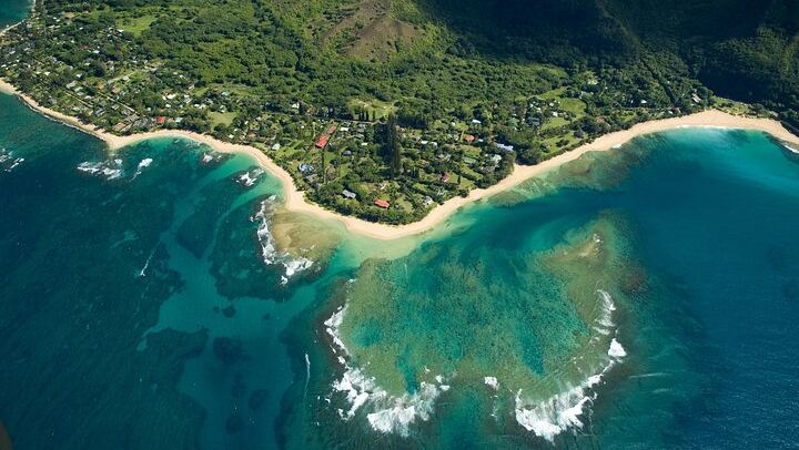 Kauai Airplane Tour in a GA-8 Airvan: Na Pali Coast, Wailua Falls, Window Seats (4/11)