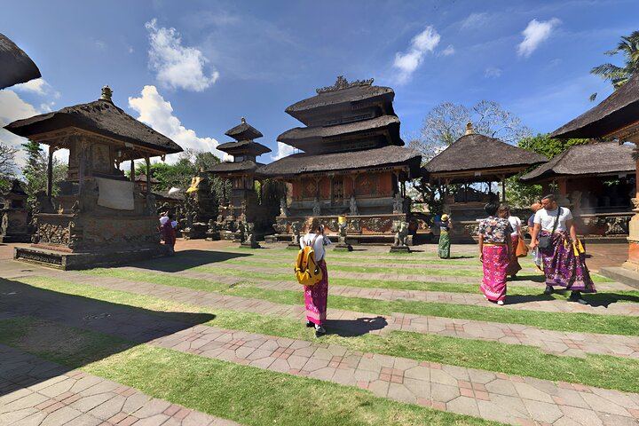 Private Half-Day Ubud Tour: Tegenungan, Tegalalang, Ubud Palace and Batuan Temple (6/8)
