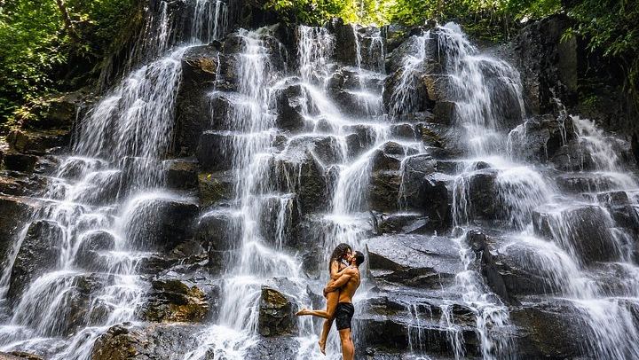 Ubud Private Tour: Kanto Lampo, Tibumana, Tirta Empul and Aloha Jungle Swing (1/12)