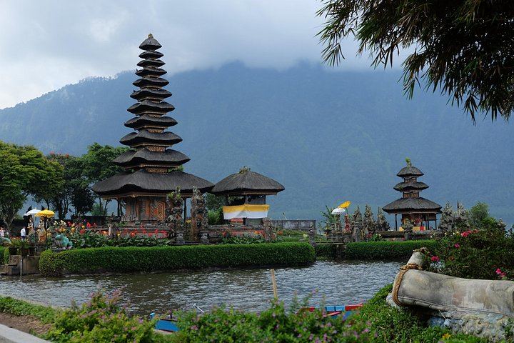 Private Banyumala and Banyuwana Waterfall Hike with Ulun Danu Bratan Temple (2/7)