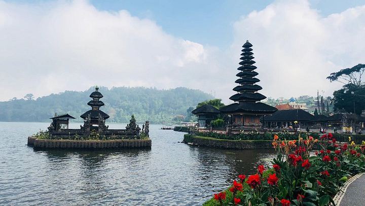 Private Banyumala and Banyuwana Waterfall Hike with Ulun Danu Bratan Temple (4/7)