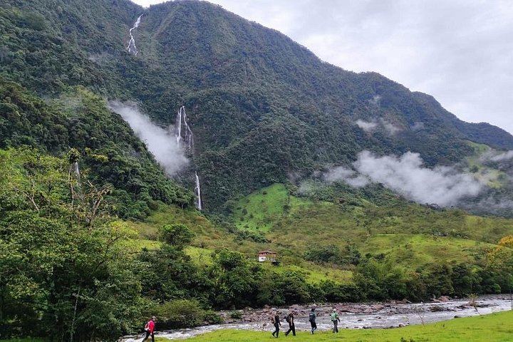 Valley of Waterfalls and Santo Domingo River Hike, Hosted in Campesino Homes (1/6)