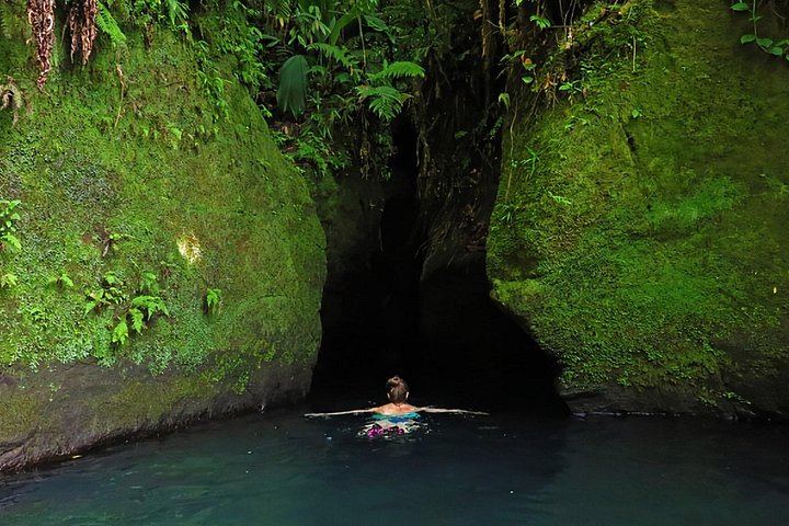 Small-Group Dominica Waterfall Day for 2-5 Couples: Ti Tou Gorge, Champagne Reef (10/12)