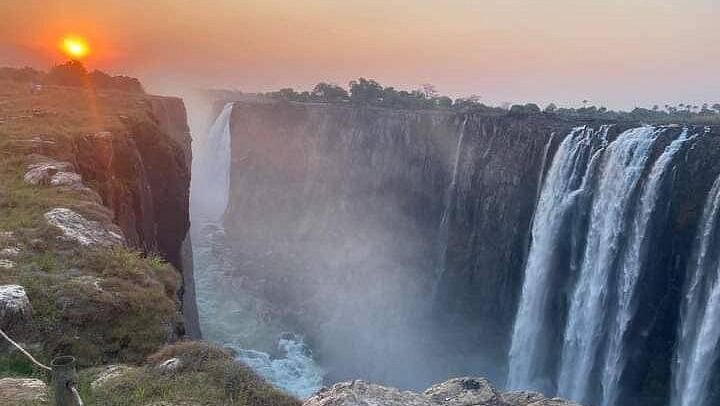 Victoria Falls 3-Day Shared Tour With Sunset Cruise and Helicopter Flight (3/5)