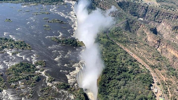 Victoria Falls 3-Day Shared Tour With Sunset Cruise and Helicopter Flight (4/5)