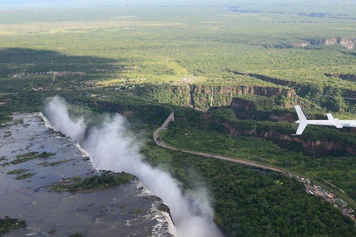 Victoria Falls 3-Day Shared Tour With Sunset Cruise and Helicopter Flight (1/5)