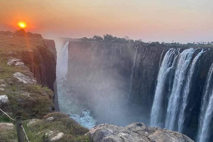 Victoria Falls 3-Day Shared Tour With Sunset Cruise and Helicopter Flight (3/5)