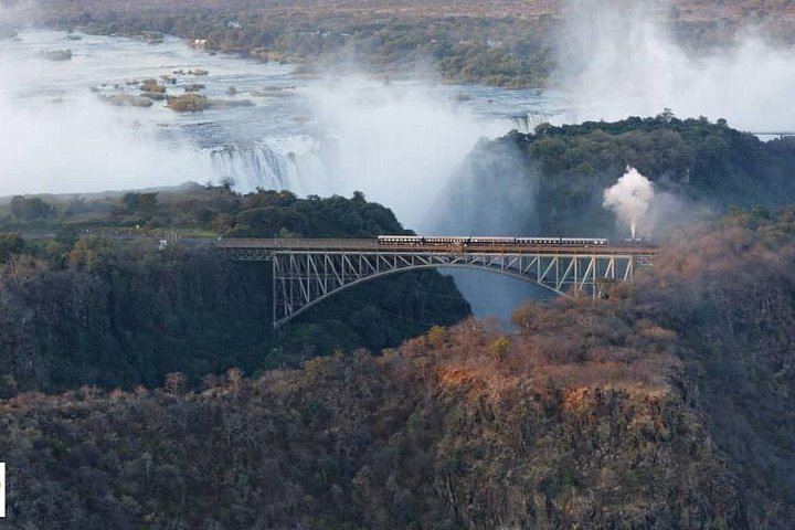 Victoria Falls Zambia Tour with Boiling Pot, Knife Edge Bridge, Snacks and Parking Fees (2/7)