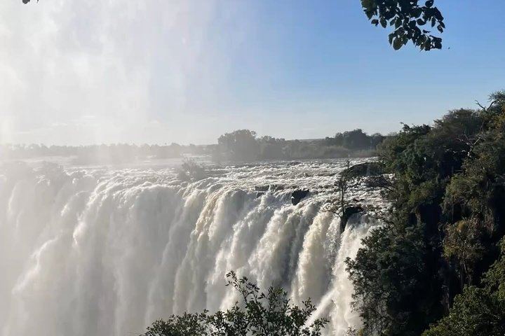 Victoria Falls Cross-Border Tour with Tonga Guide Thelma, Zimbabwe and Zambia (2/12)