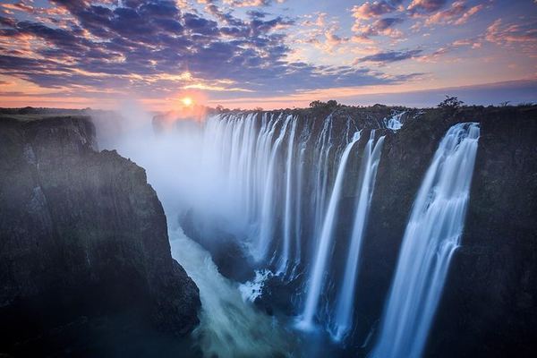 Victoria Falls Guided Walk from the Main Entrance with a Local Guide
