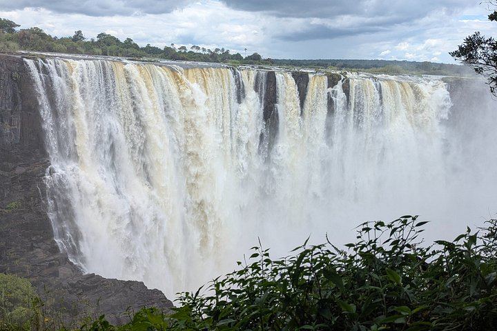 Victoria Falls Two Hour Guided Experience with Transport and Photo Help (4/9)