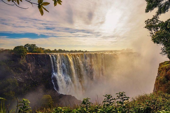 Victoria Falls Guided Walk from the Main Entrance with a Local Guide (7/11)