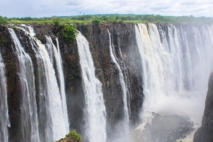 Victoria Falls Guided Tour by Arnolubi Safaris, Zambian and Zimbabwean Sides (9/12)