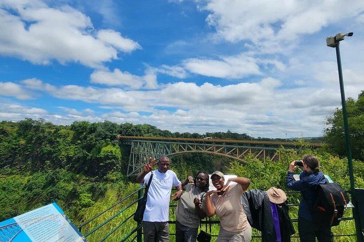 Victoria Falls Two Hour Guided Walk to Danger Point and Rainbow Falls with Pickup (1/12)