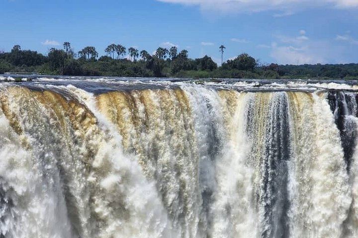Victoria Falls Two Hour Guided Walk to Danger Point and Rainbow Falls with Pickup (2/12)