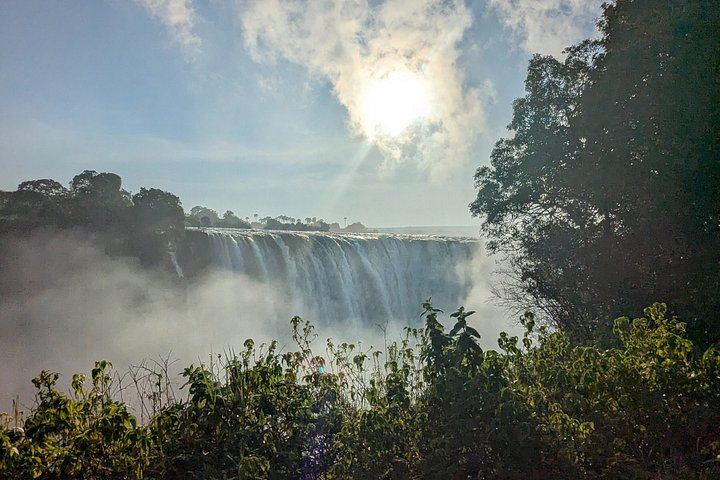 Victoria Falls Two Hour Guided Walk to Danger Point and Rainbow Falls with Pickup (7/12)