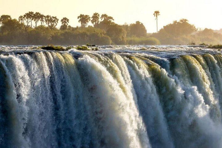 Victoria Falls Guided Walking Tour with Big Tree, Hotel Pickup and Local Expert (5/12)