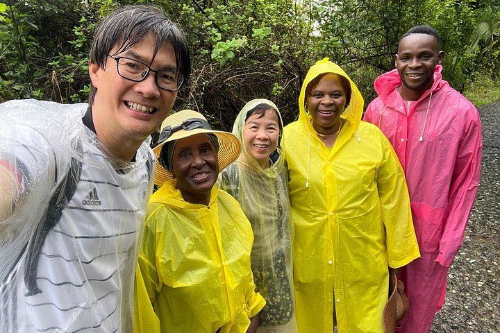 Victoria Falls Guided Walking Tour with Big Tree, Hotel Pickup and Local Expert (12/12)