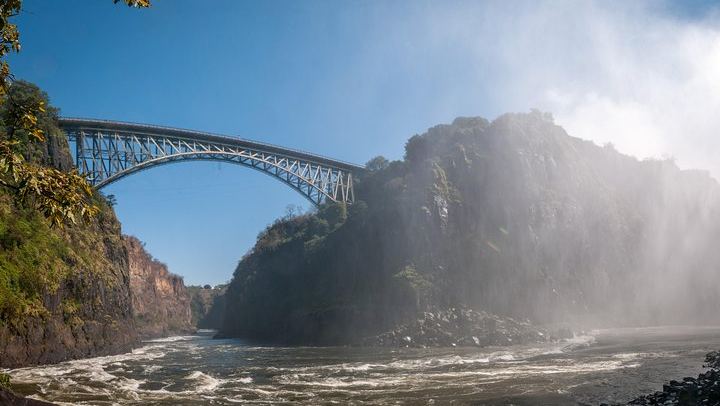 Victoria Falls Walking Tour with Local Guides, Falls Trail and Victoria Falls Bridge (2/12)