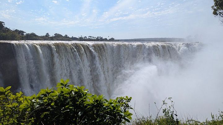 Victoria Falls Two Hour Guided Walk to Danger Point and Rainbow Falls with Pickup (4/12)