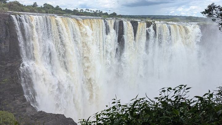 Victoria Falls Two Hour Guided Experience with Transport and Photo Help (4/9)