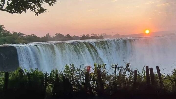 Victoria Falls Ultimate Guided Tour, Zimbabwe Viewpoints and Zambia Knife-Edge Bridge (3/11)
