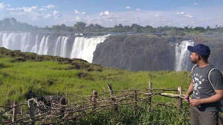 Victoria Falls Guided Walk from the Main Entrance with a Local Guide (2/11)