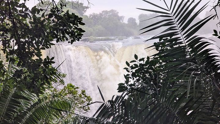 Victoria Falls Two Hour Guided Experience with Transport and Photo Help (2/9)