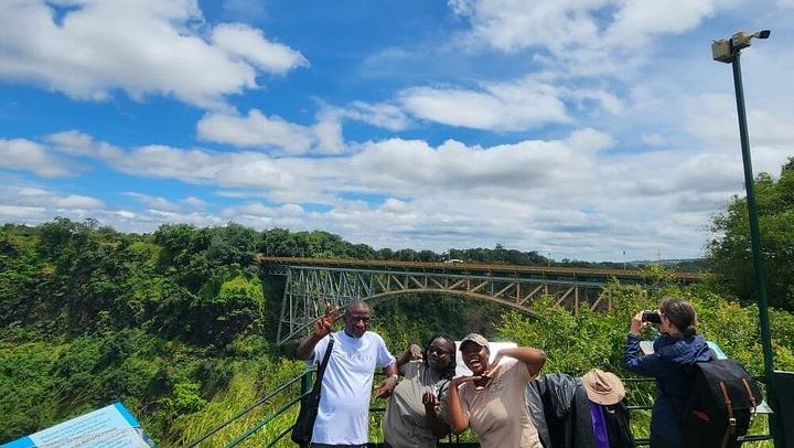 Victoria Falls Two Hour Guided Walk to Danger Point and Rainbow Falls with Pickup (1/12)