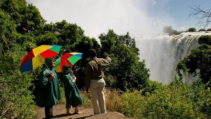 Victoria Falls Guided Walk from the Main Entrance with a Local Guide (1/11)