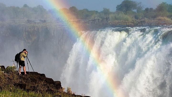 Victoria Falls Guided Walking Tour with Big Tree, Hotel Pickup and Local Expert (4/12)