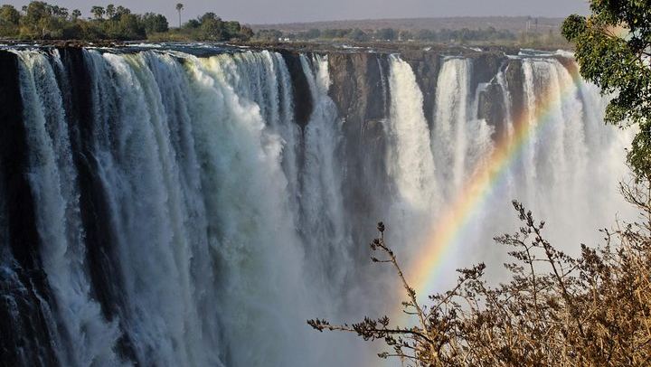 Victoria Falls Guided Tour by Arnolubi Safaris, Zambian and Zimbabwean Sides (1/12)