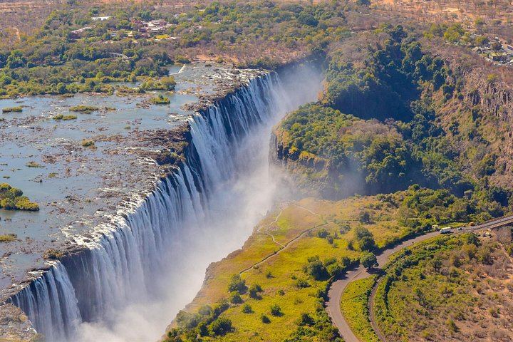 Kazungula Airstrip Helicopter Flight over Victoria Falls, Batoka Gorge and Zambezi Park (4/12)