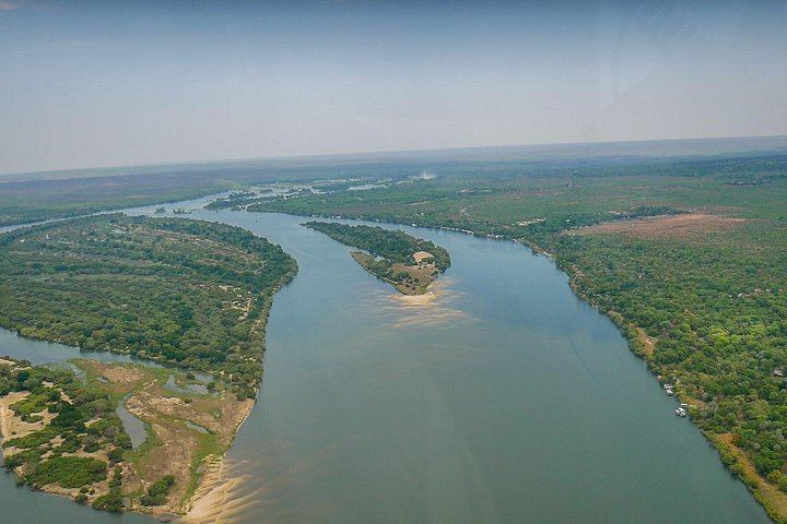Kazungula Airstrip Helicopter Flight over Victoria Falls, Batoka Gorge and Zambezi Park (6/12)