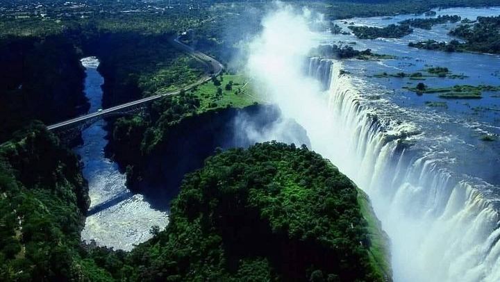 Private Victoria Falls Tour, Zimbabwe Rainforest Paths and Zambia Knife-Edge Bridge (2/12)