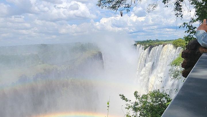 Private Victoria Falls Tour of the Zambia and Zimbabwe Sides with Border Assistance (2/12)