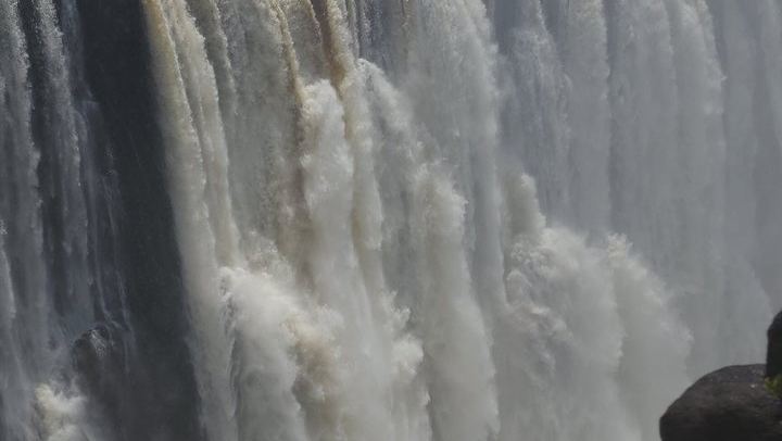 Private Victoria Falls Tour of the Zambia and Zimbabwe Sides with Border Assistance (4/12)