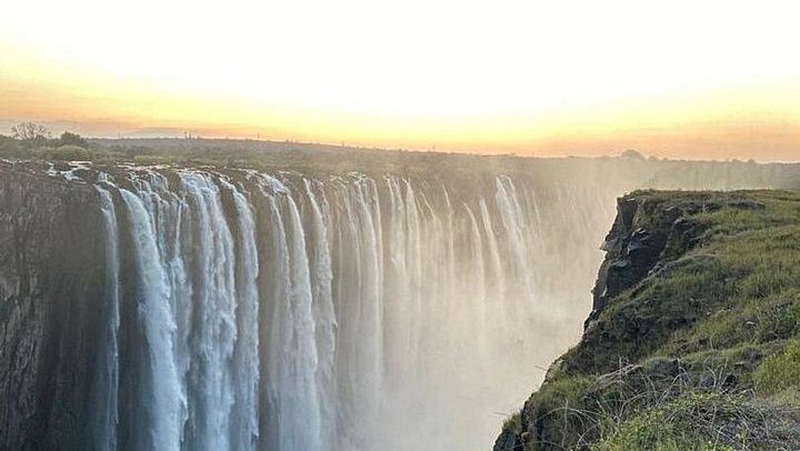 Victoria Falls Private Tour with Big Tree, Falls Viewpoints and Bridge View (3/12)