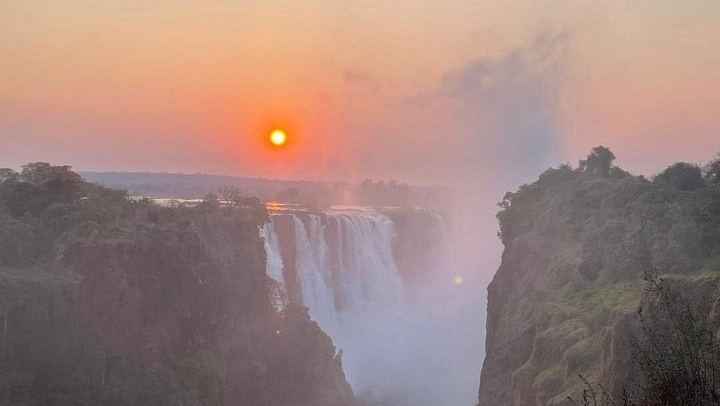 Victoria Falls Private Tour with Big Tree, Falls Viewpoints and Bridge View (2/12)