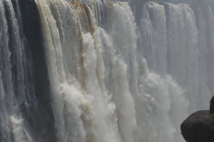 Private Victoria Falls Tour of the Zambia and Zimbabwe Sides with Border Assistance (4/12)