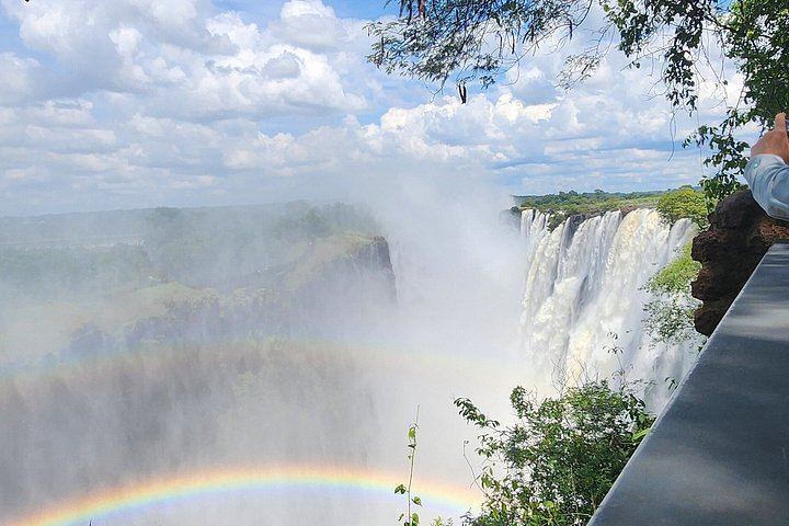 Private Victoria Falls Tour of the Zambia and Zimbabwe Sides with Border Assistance (2/12)