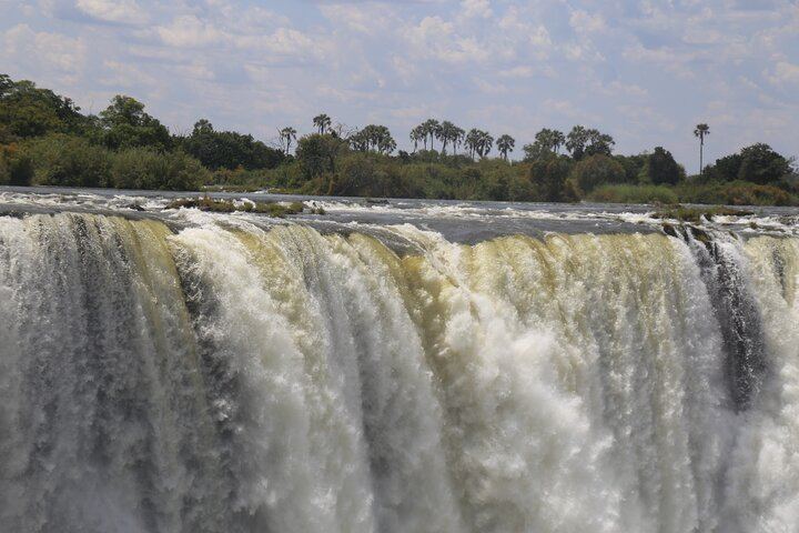Victoria Falls Small-Group Tour of Both Sides with Livingstone Town Walk (12/12)