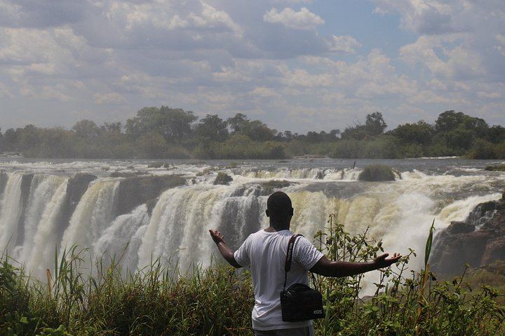Victoria Falls Private Guided Walking Tour with Hotel Pickup in Town (12/12)