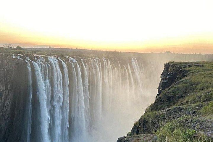 Victoria Falls Private Tour with Big Tree, Falls Viewpoints and Bridge View (3/12)