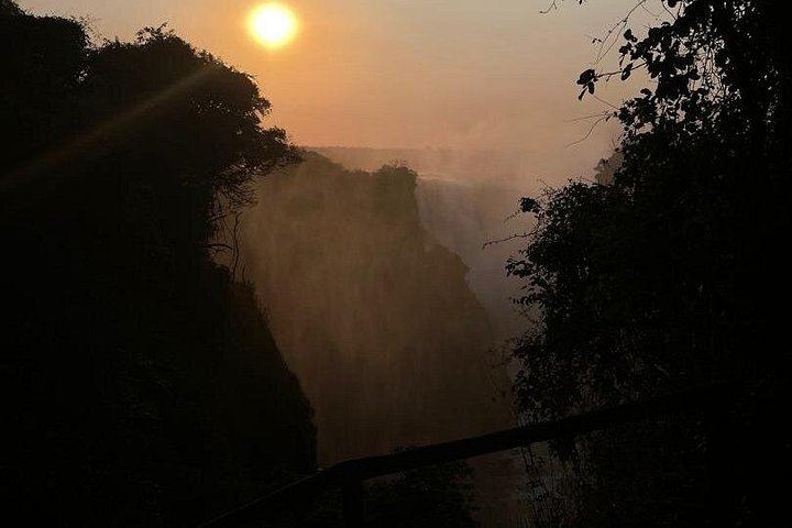 Victoria Falls Private Tour with Big Tree, Falls Viewpoints and Bridge View (10/12)