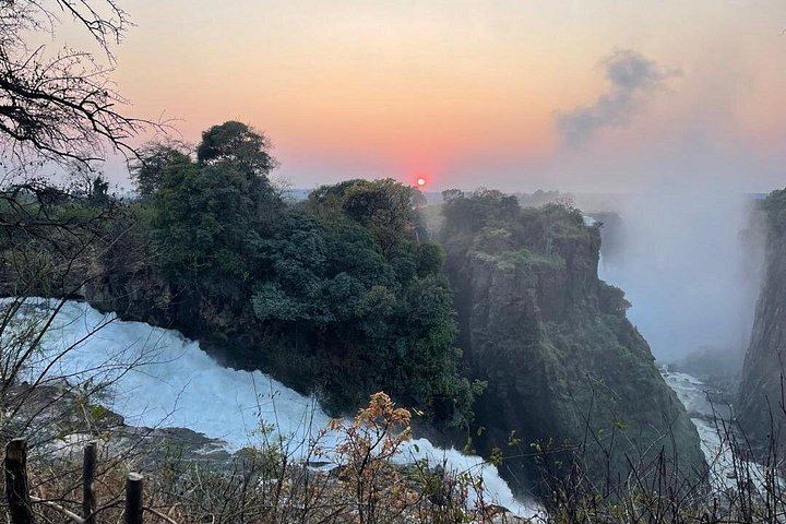 Victoria Falls Private Tour with Big Tree, Falls Viewpoints and Bridge View (7/12)