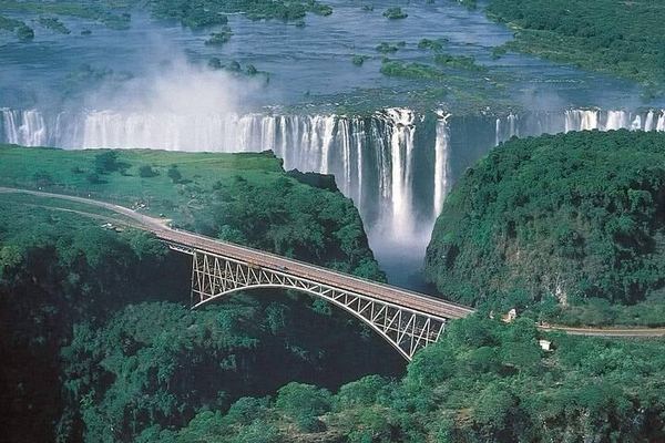 Private Victoria Falls Tour, Zimbabwe Rainforest Paths and Zambia Knife-Edge Bridge