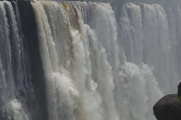 Private Victoria Falls Tour of the Zambia and Zimbabwe Sides with Border Assistance
